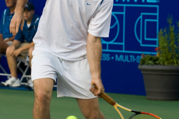 Profil Atlet Tenis John McEnroe: Legenda Lapangan Hijau