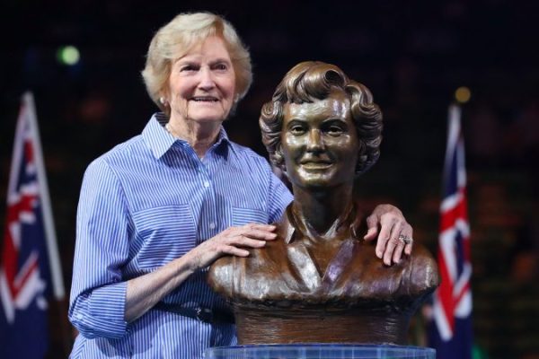 Profil Beryl Penrose Collier, Legenda Tenis Australia